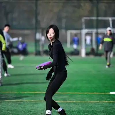 董芳